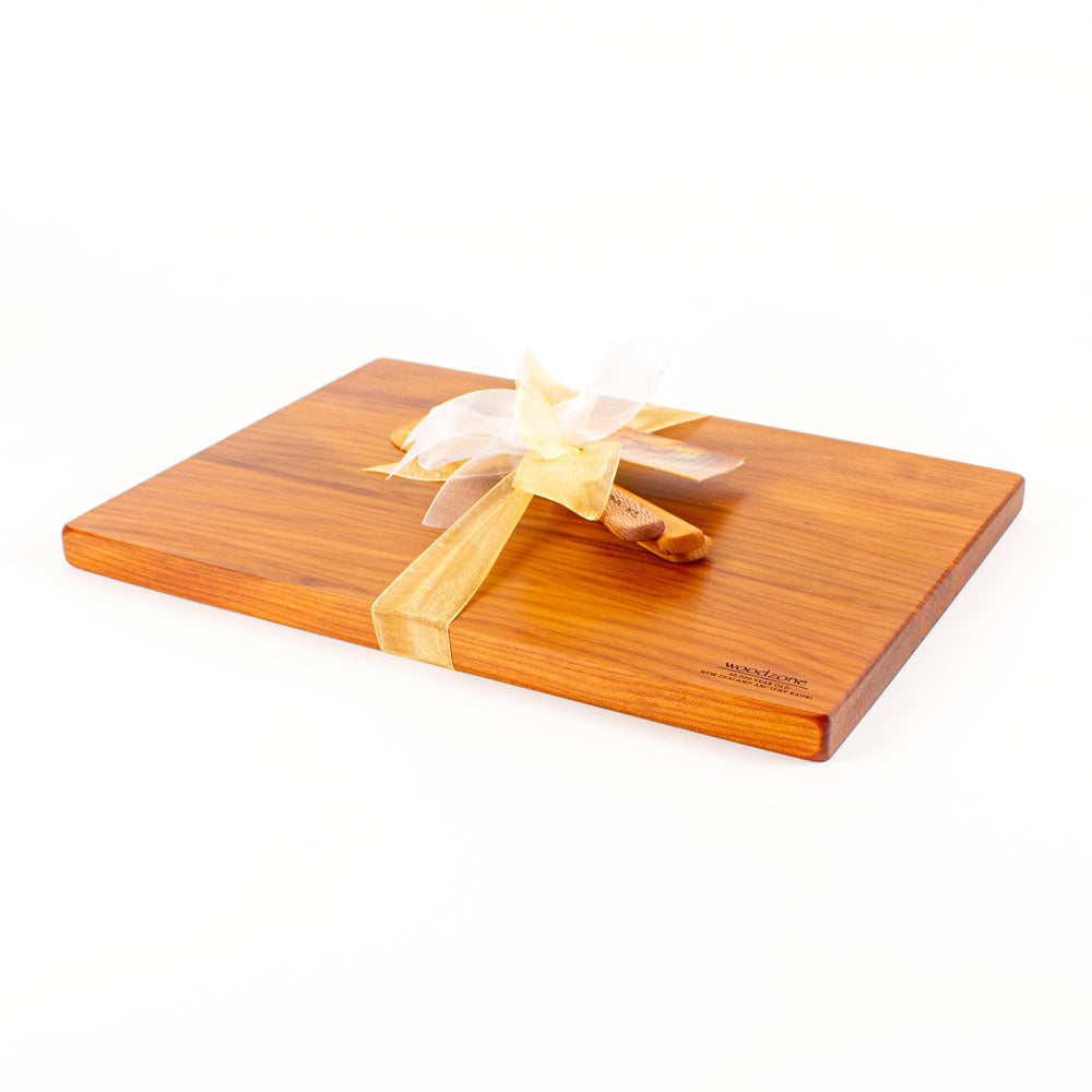 The Great NZ Chopping Board 350x250 & Knife Set, Rare Ancient Kauri