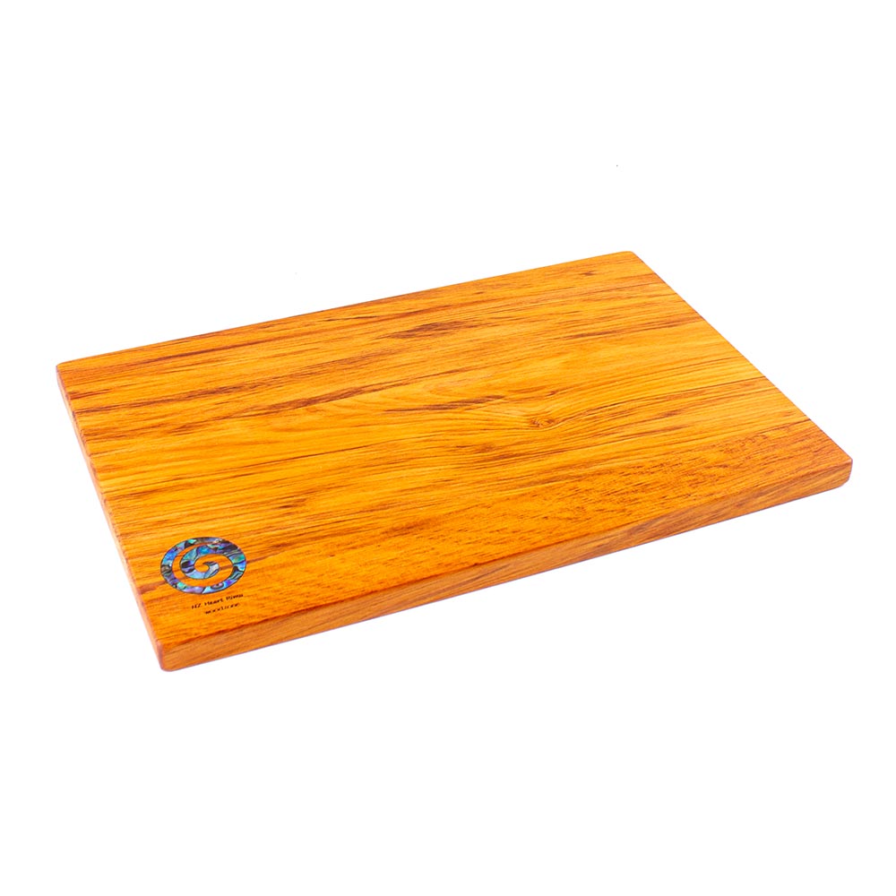 The Great NZ Cheese Board 280x180 with Paua