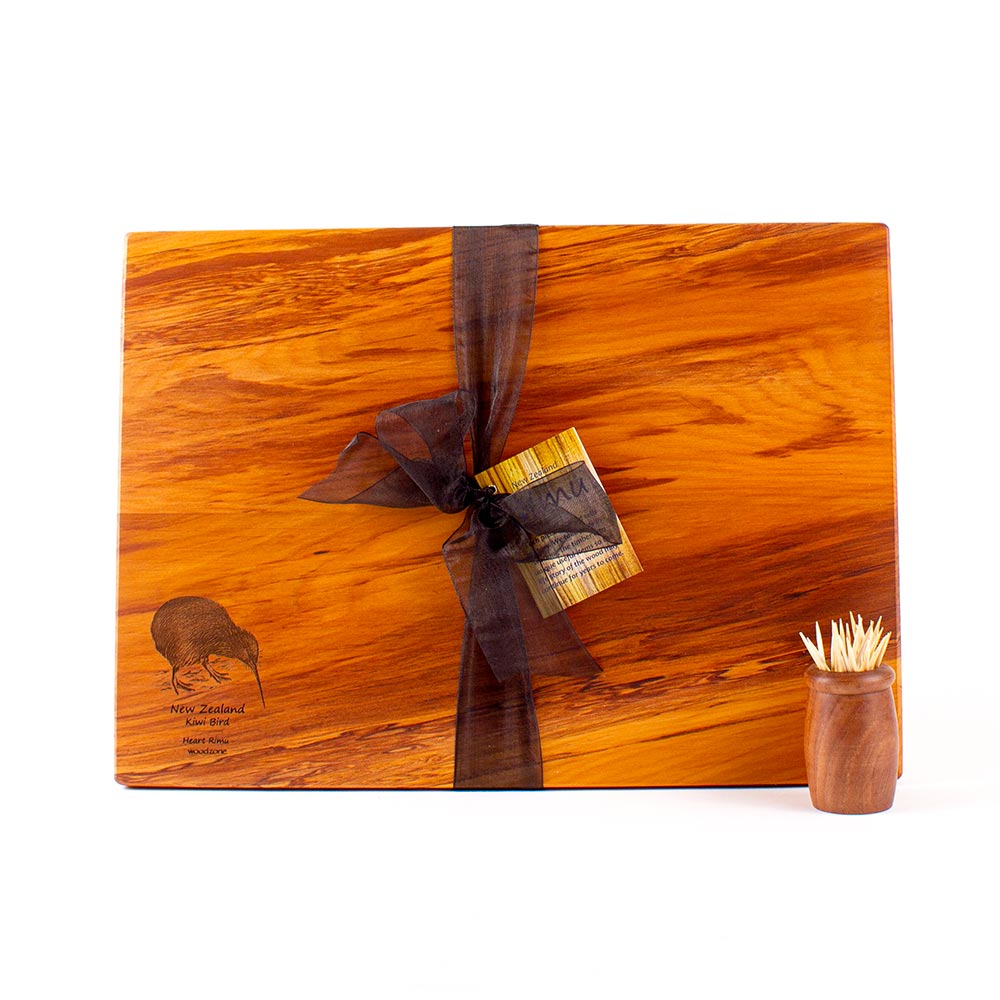 The Great NZ Chopping Board 350x250 with Engraved Icon